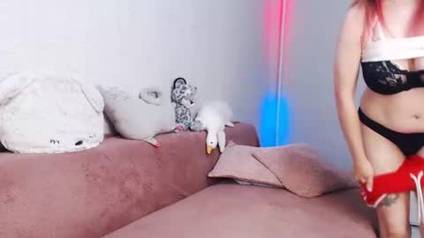 Lovely Hayley online show from June 20, 11:00 pm