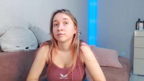 Lovely Hayley online show from December 19, 11:55 pm