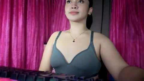 LOVE online show from December 17, 4:03 pm