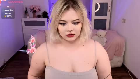 lovely_leilla online show from January 23, 8:36 am