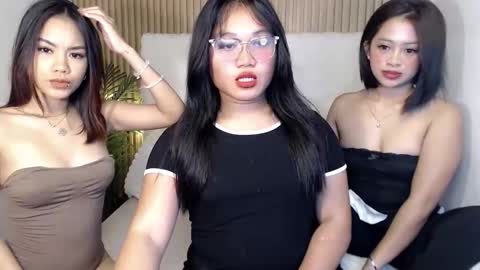   online show from April 13, 5:28 pm