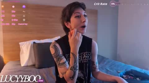 lovelylittlelucyy online show from October 15, 3:46 pm