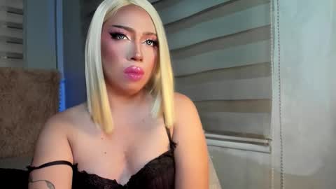 Snapshot of lovelymarie69 chatting on September 11, 5:47 pm Rebeca online show from September 11, 5:47 pm