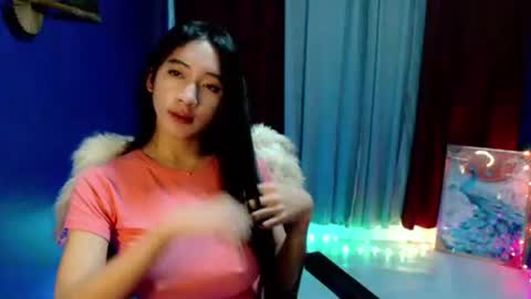 lovelypetite143 online show from April 16, 8:09 pm