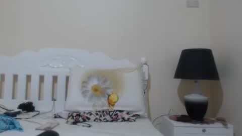 Snapshot of lovelyquey chatting on October 19, 9:41 pm Angelquey online show from October 19, 9:41 pm