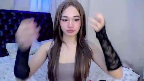 lovemylollipop online show from March 24, 12:00 pm