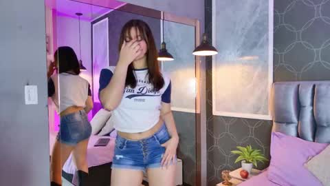 Love  online show from November 20, 9:01 pm