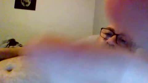 lover010983 online show from February 23, 8:17 am