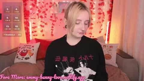 Snapshot of lover_emmy chatting on September 18, 6:23 pm Emmy online show from September 18, 6:23 pm