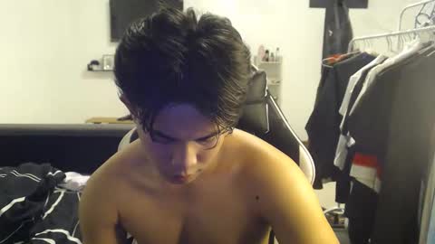 Snapshot of loverboyph04 chatting on October 21, 6:00 pm loverboyph04 online show from October 21, 6:00 pm