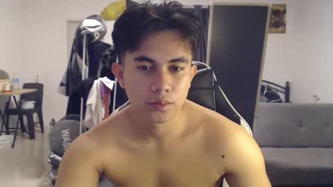 Snapshot of loverboyph04 chatting on September 25, 5:14 am loverboyph04 online show from September 25, 5:14 am
