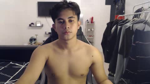Snapshot of loverboyph04 chatting on October 7, 3:02 am loverboyph04 online show from October 7, 3:02 am