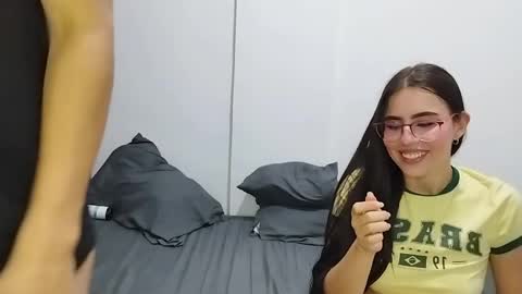 Lovers Clover X online show from April 3, 1:45 am