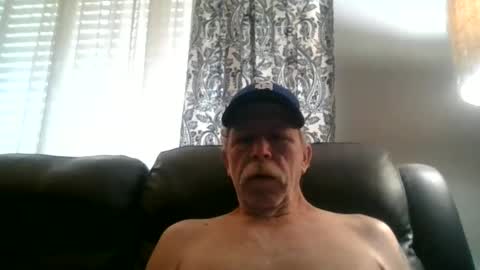 loves_pimk_snapper online show from February 17, 3:22 pm