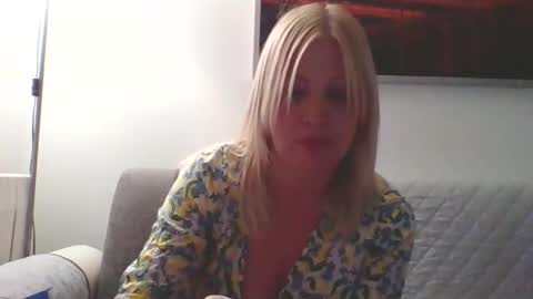 Marlyn online show from May 3, 11:00 pm
