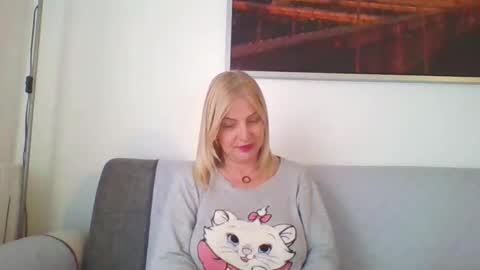 Marlyn online show from May 5, 2:01 pm
