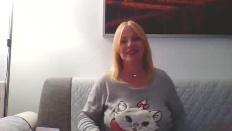 Marlyn online show from May 14, 9:24 pm