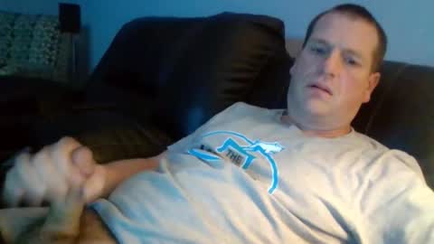 lovetocum37 online show from December 18, 5:47 am