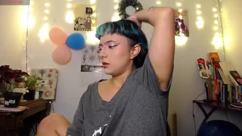 loving_alma online show from December 21, 1:56 am