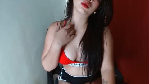 loving_ellah19 online show from November 4, 1:45 pm