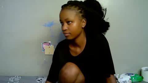 lovly_lastborn1 online show from April 7, 6:32 pm