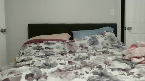 loyalbambi online show from October 21, 7:28 pm