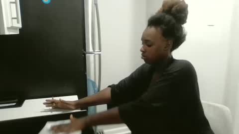 loyalbambi online show from September 13, 12:40 pm