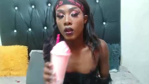 lsnnickykhanyile online show from November 18, 8:12 pm