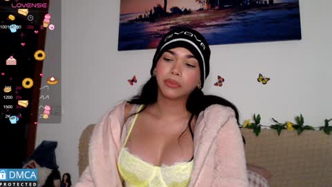 luara_ online show from January 7, 6:38 am