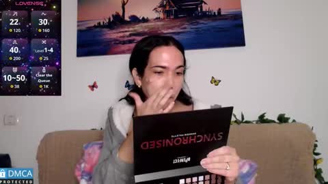 luara_ online show from December 22, 12:34 pm