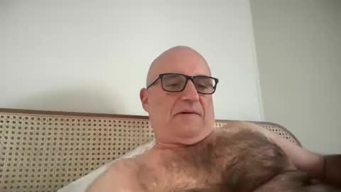 Snapshot of lucas10004 chatting on September 24, 5:36 am lucas10004 online show from September 24, 5:36 am