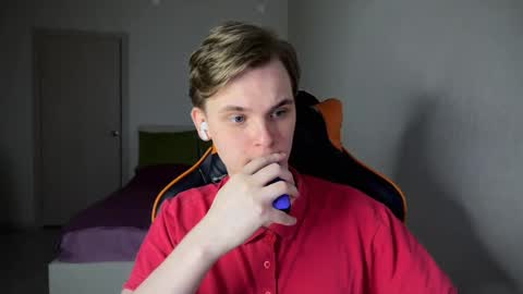 Lucas Gill online show from February 26, 3:03 am