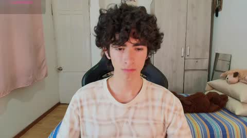 lucas_xo online show from April 12, 5:55 am