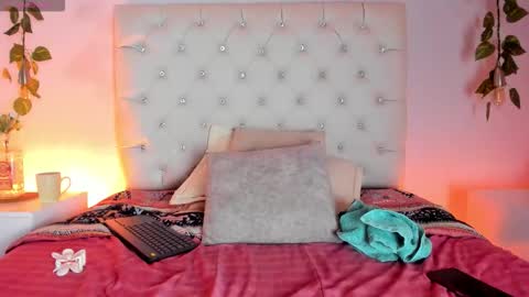 Luciana Ramirez  Sofia Collins online show from November 7, 5:15 pm