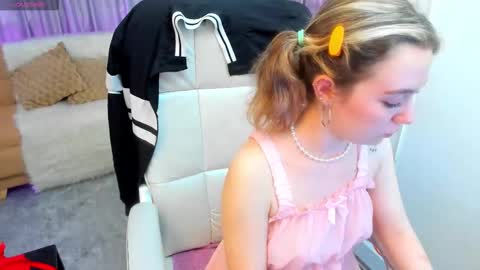 lucia_copper online show from November 1, 4:17 pm