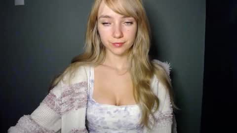 Lucy online show from November 25, 7:40 am