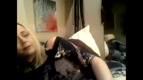 luciamarie22 online show from April 8, 3:09 am