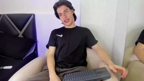 Snapshot of lucian_greyy chatting on October 9, 5:13 am lucian_greyy online show from October 9, 5:13 am