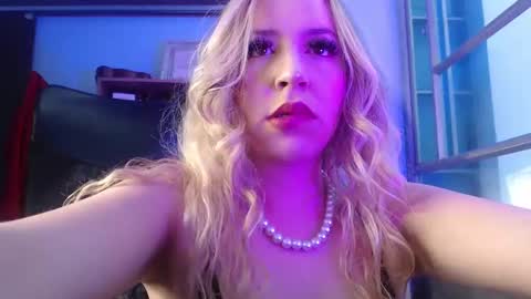 Luciana Evans online show from February 25, 1:00 pm