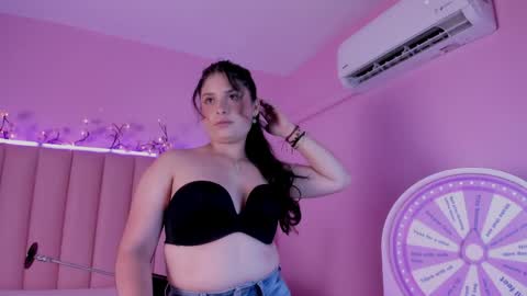 lucianablake online show from April 15, 3:32 am