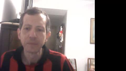 Snapshot of lucianoaxel chatting on January 5, 1:24 am Luciano online show from January 5, 1:24 am