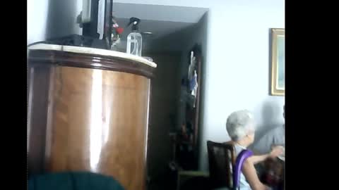 Snapshot of lucianoaxel chatting on February 15, 3:50 pm Luciano online show from February 15, 3:50 pm