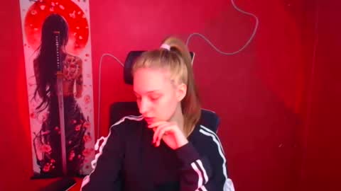 Lucie online show from November 16, 6:21 pm