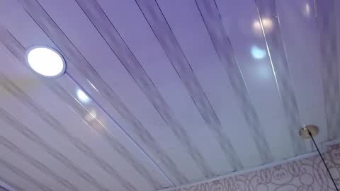 Luci online show from November 5, 8:11 pm