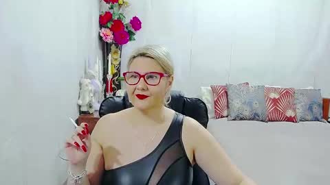 Lucille Fenly online show from January 10, 7:52 pm