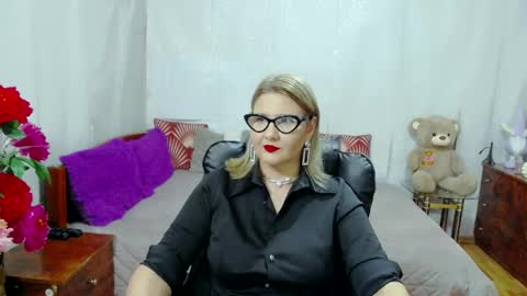 Lucille Fenly online show from October 9, 8:25 pm