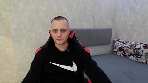 Ethan online show from December 10, 10:05 pm