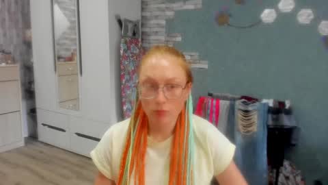 lucky_licky20 online show from October 25, 3:29 am