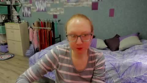 lucky_licky20 online show from April 19, 1:28 am