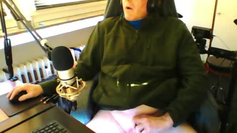        call me  Stefan online show from March 31, 4:40 pm